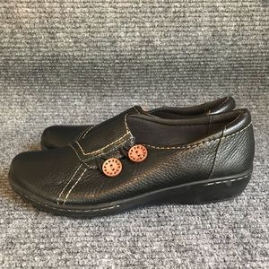Clarks Two-Button Black Leather Slip-On Loafer Size 8